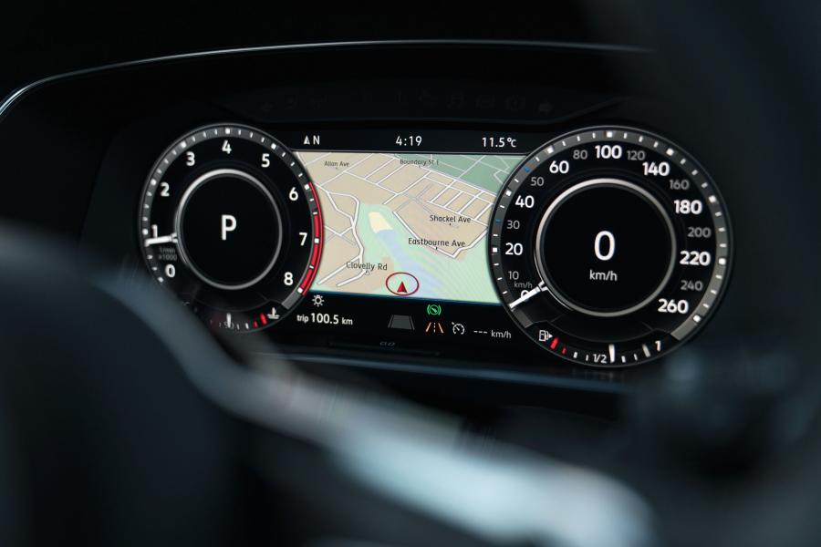 Панель приборов Volkswagen Tiguan Allspace R-Line 2018 года  (AU) (фото 5 из 40)